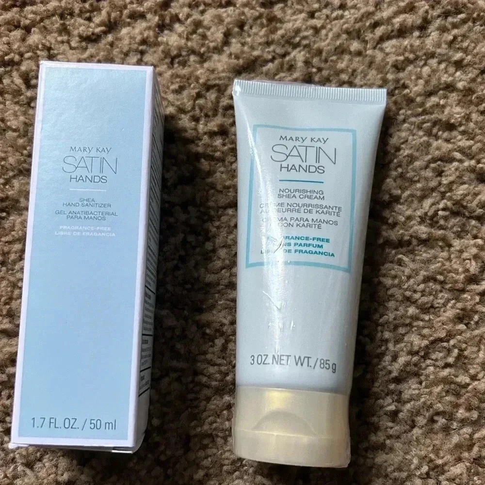 Mary Kay Satin Hands set‎